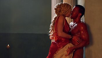Lubed - L'ora del bagno sexy di pornostar italiane mature Allie Addison